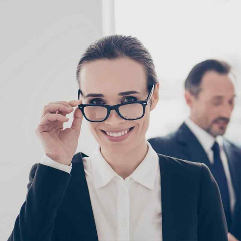 https://azclegal.com/wp-content/uploads/2019/04/img-people-07.jpg